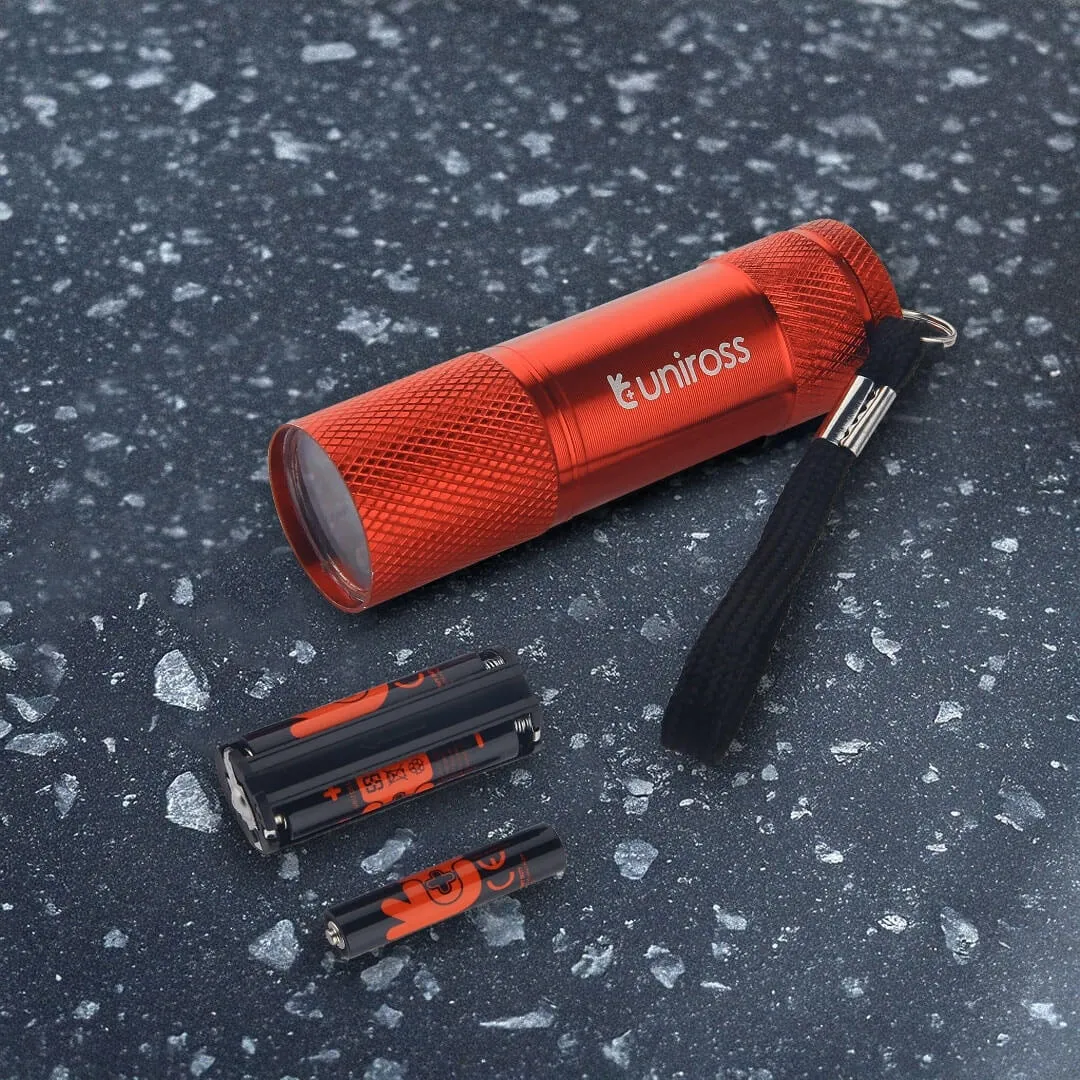 Uniross 9 LED Lampe torche aluminium 30LM piles incluses
