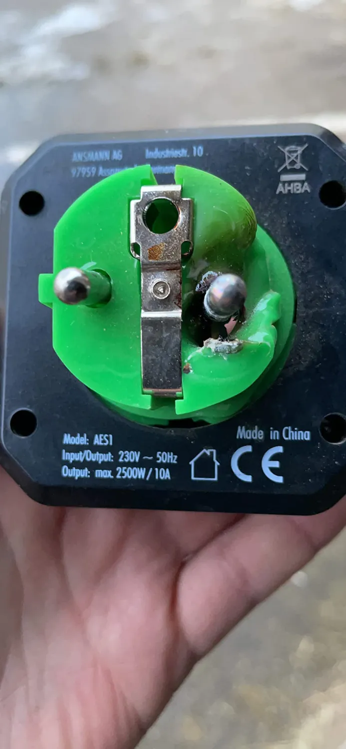 ANSMANN AES1 prise programmable compte à rebours noire