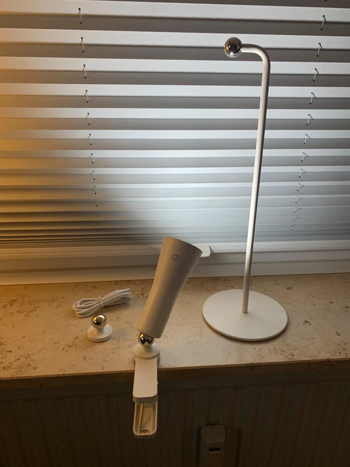 ANSMANN 3 en 1 lampe de bureau LED rechargeable USB-C