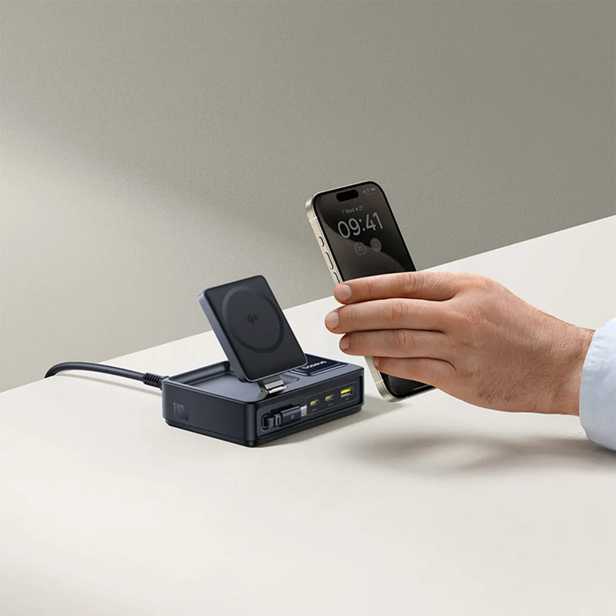 Baseus Nomos 5-in-1 chargeur de bureau Qi2 140 W