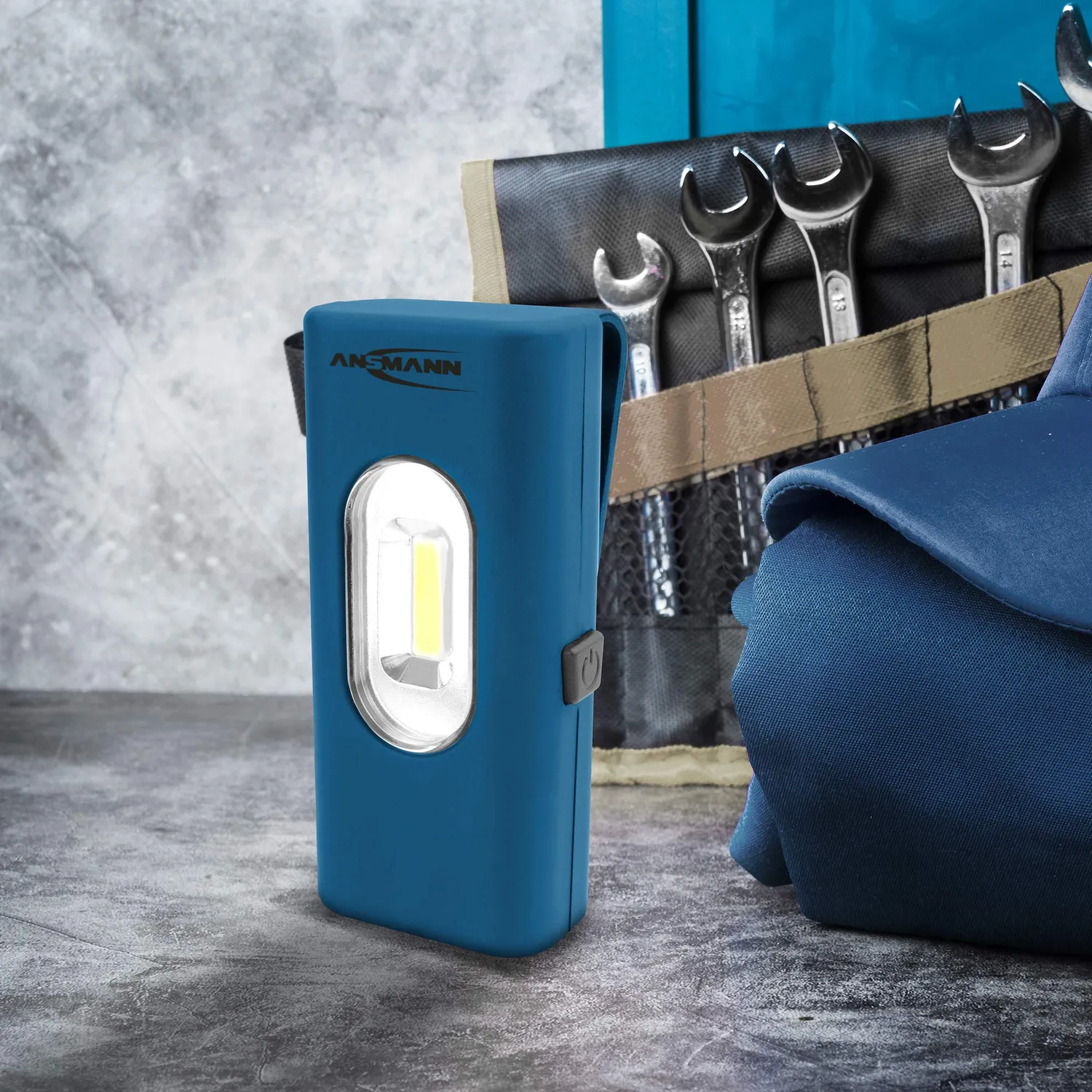 ANSMANN WL30B Clip lampe de travail LED 40 lumens avec pile AAA