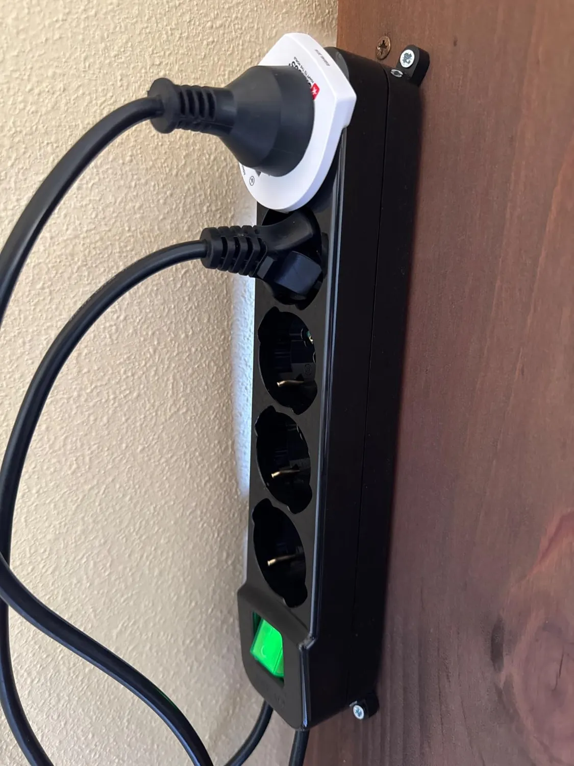 Tecnoware Power Systems multiprise 5 prises Schuko Italie, interrupteur