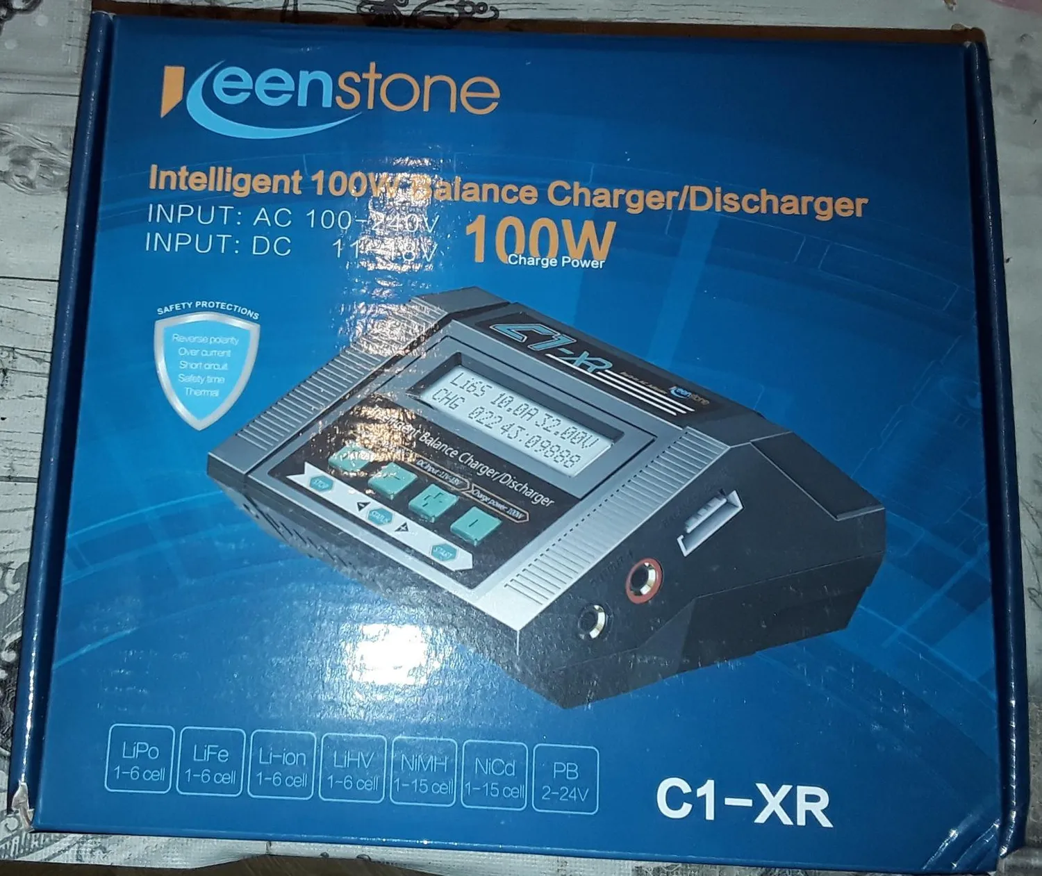Keenstone chargeur LiPo 100 W 10 A avec déchargeur et connecteurs