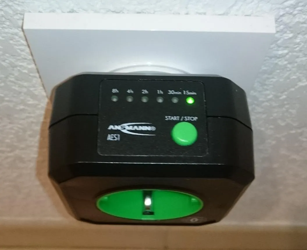 ANSMANN AES1 prise programmable compte à rebours noire