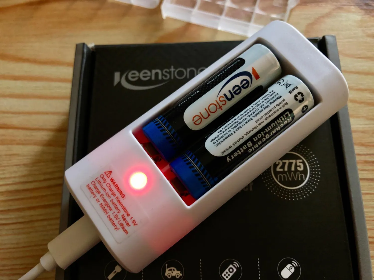 Keenstone LR6 AA lithium rechargeable 1,5 V, 4 piles et chargeur
